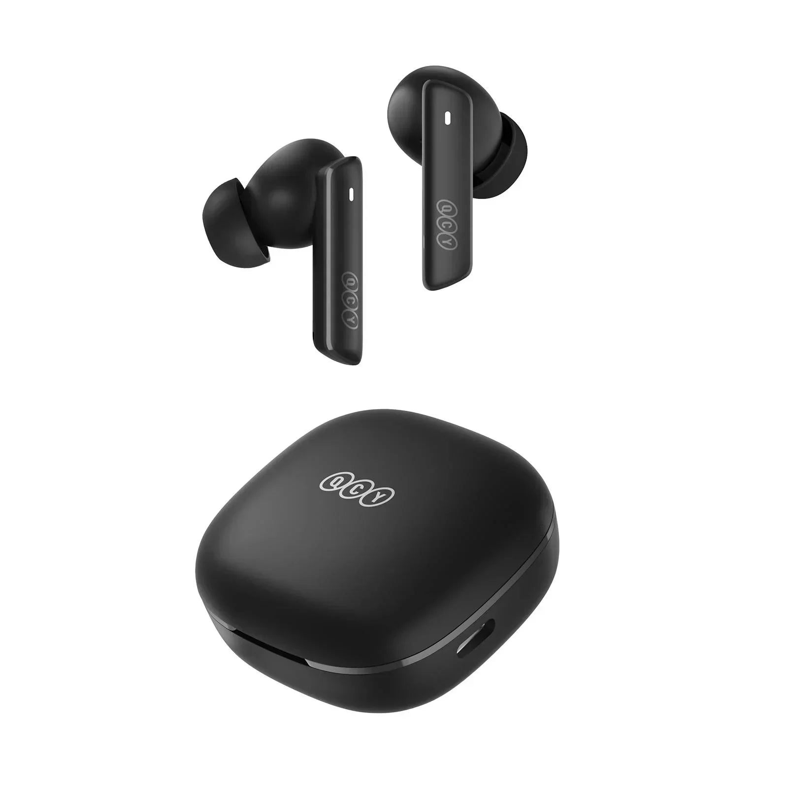 QCYのワイヤレスイヤホンと充電ケース、黒色でシンプルデザイン